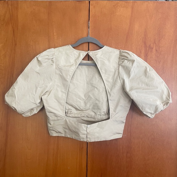 Aritzia puff sleeve open back top - Picture 2 of 4